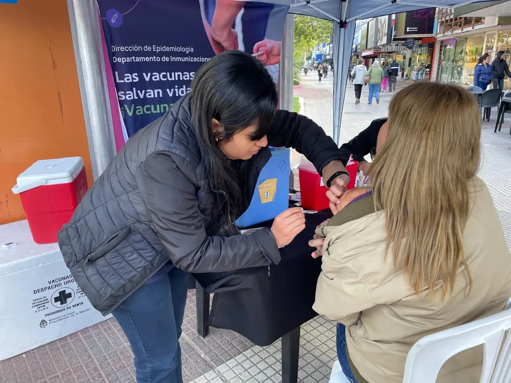 Vacunacion-antigripal-24-06-24-03