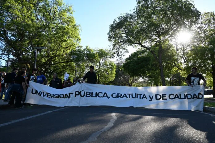 Marcha-Universitaria-26-10-15-04