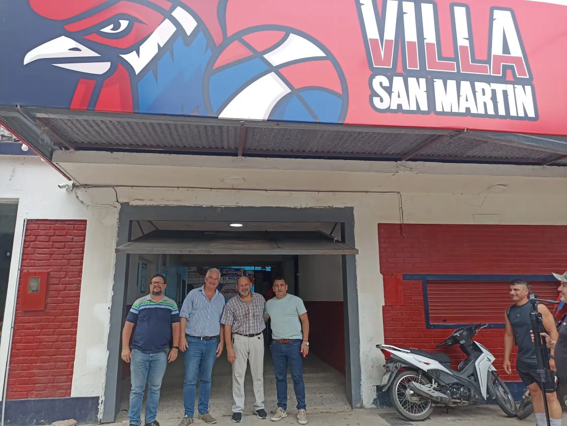 Funcionarios del Instituto de Deportes e Infraestructura visitan