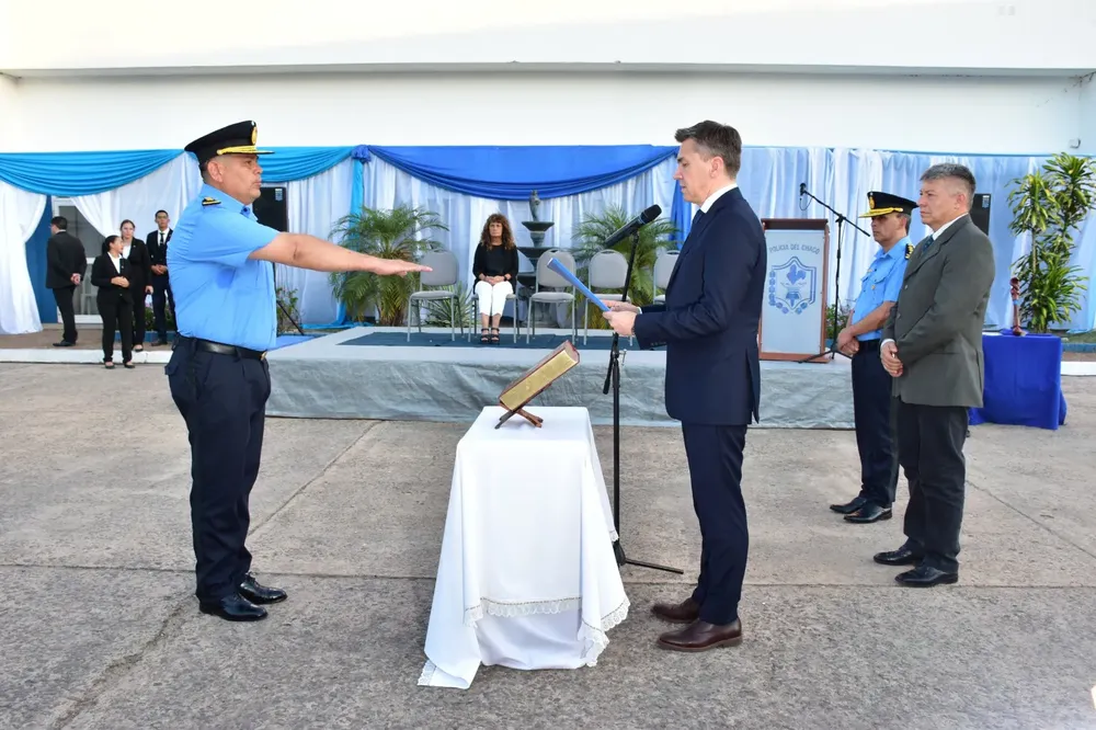 Juramento-del-subjefe-de-policia-23-12-12-01