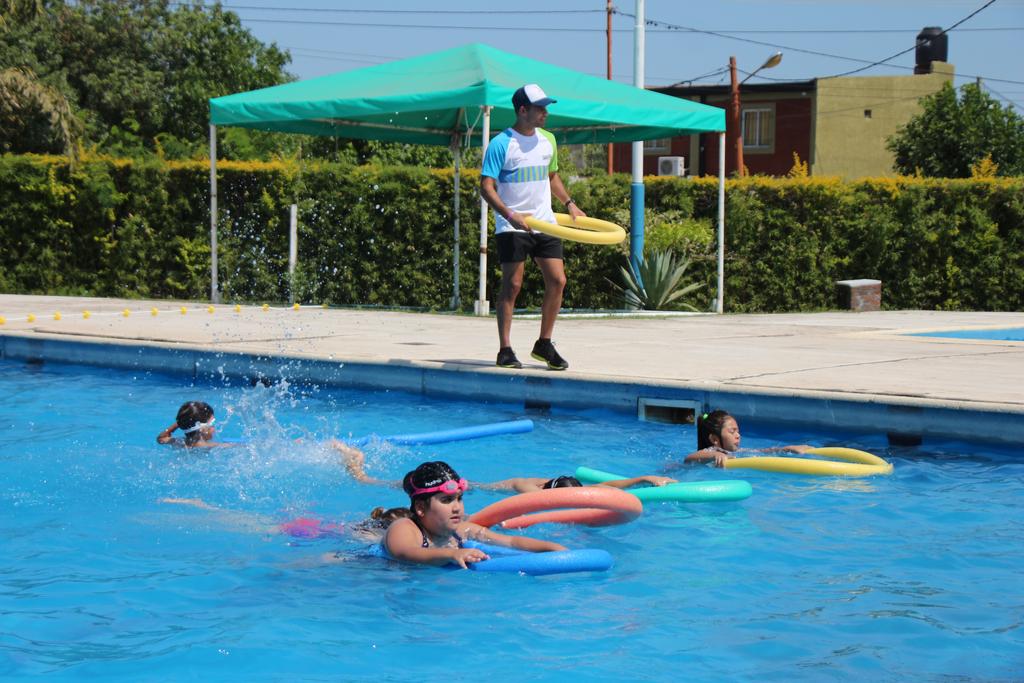 Escuela-de-natacion-01