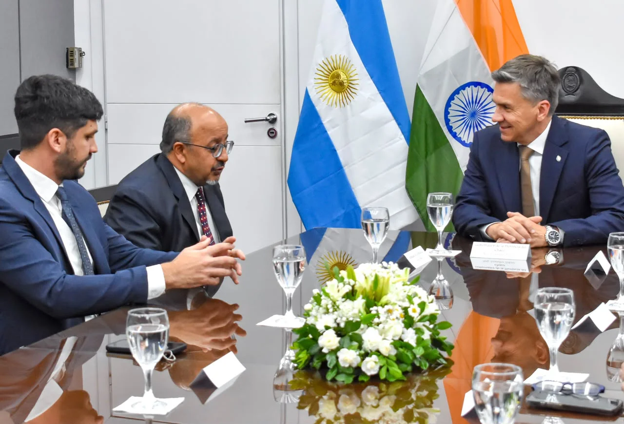 Leandro-Zdero-embajador-India-Ajeneesh-Kumar-26-07-23-04