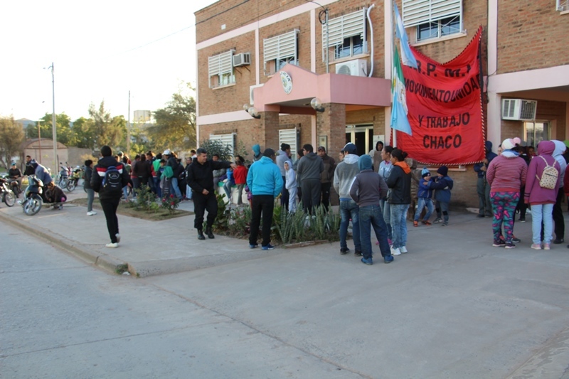 Castelli-Organizaciones-sociales-reclaman-frente-a-la-regional-de-policia-18-07-23-02