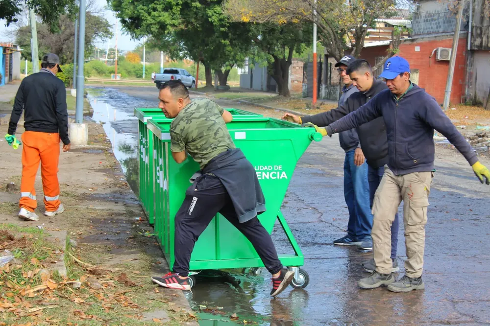 Contenedores-de-residuos-San-Cayetano-24-06-05-04