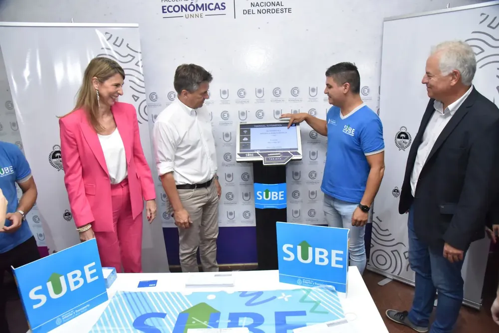 Leandro-Zdero-en-lanzamiento-de-la-SUBE-Estudiantil