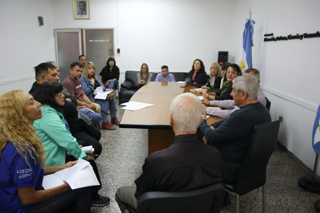 Junta-electoral-docente-25-04-28-02