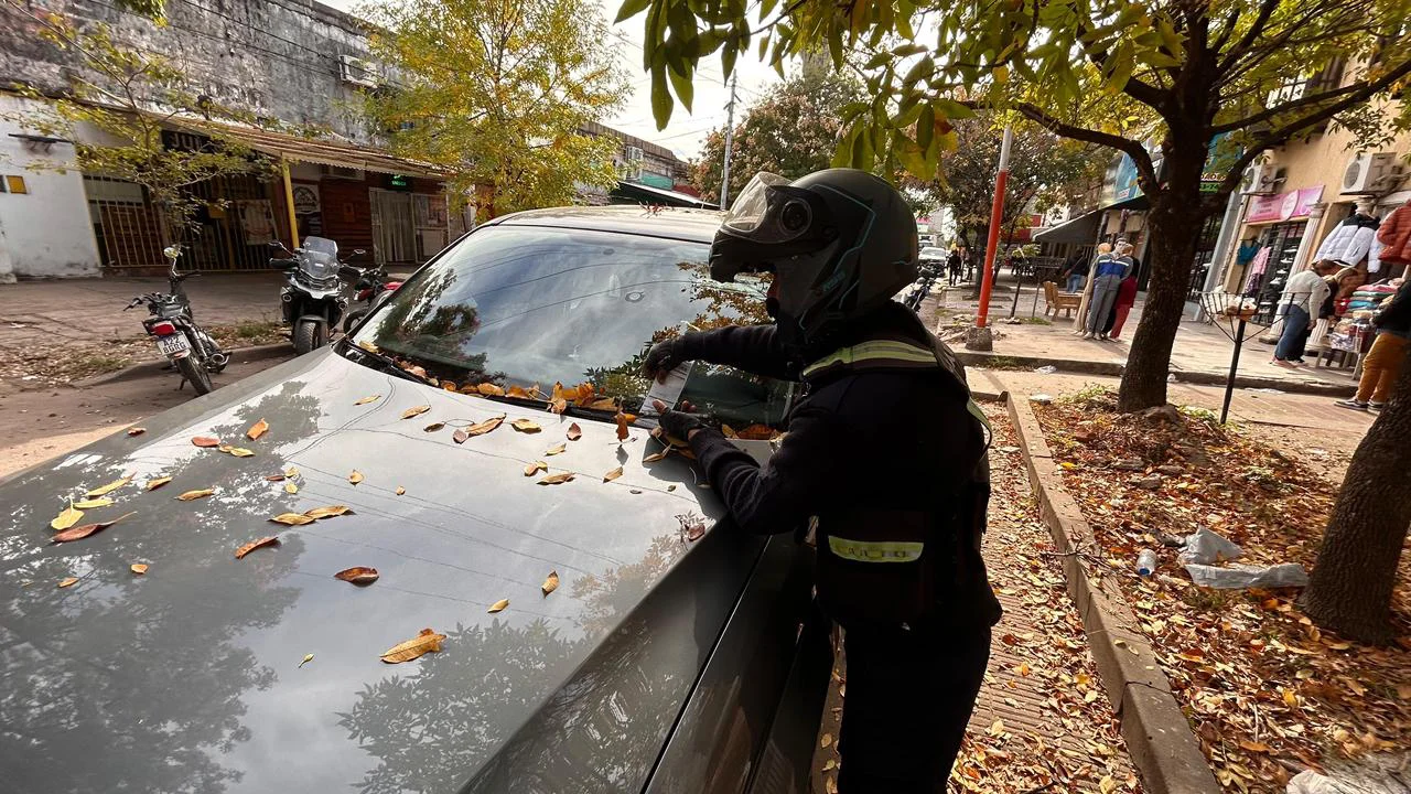 Remueven-autos-de-estacionados-del-lado-izquierdo-26-05-21-01