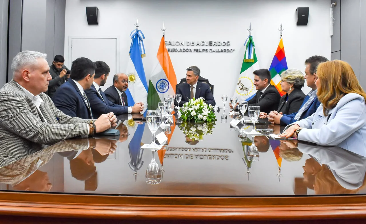 Leandro-Zdero-embajador-India-Ajeneesh-Kumar-26-07-23-03