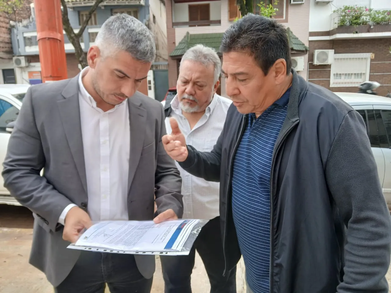 Hugo-Coria-secretario-general-de-NAGPEL-con-diputado-provincial-Nicolas-Slimel_2