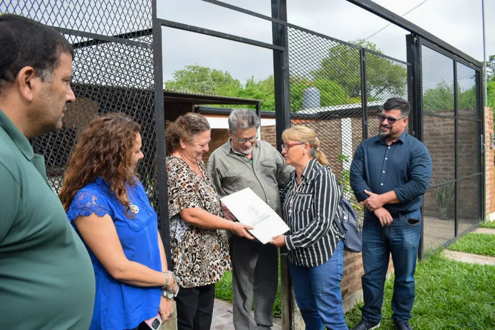 Entrega-de-titulos-de-propiedad-24-04-08-03