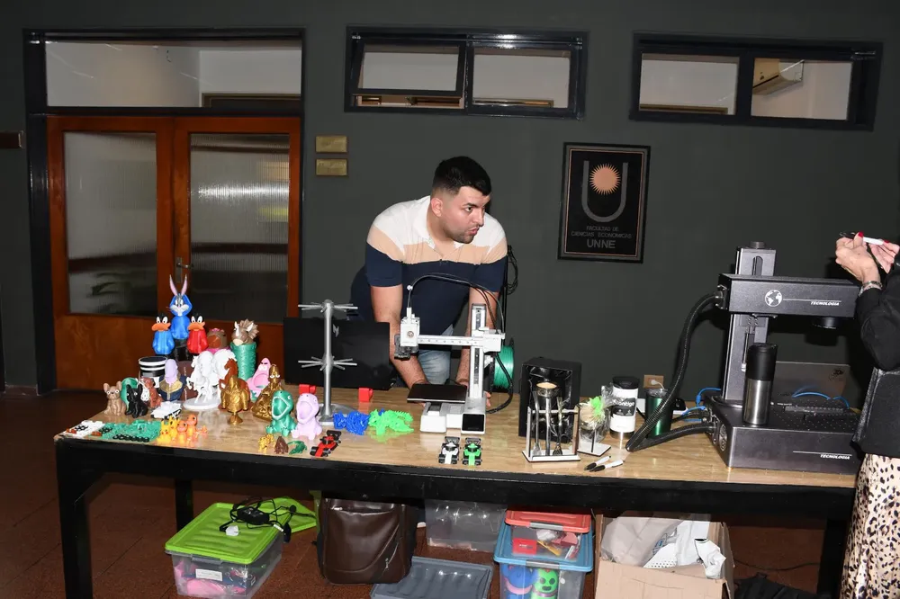 Jornada-sobre-Impresion-en-3D-y-Emprendedurismo-25-09-12-01