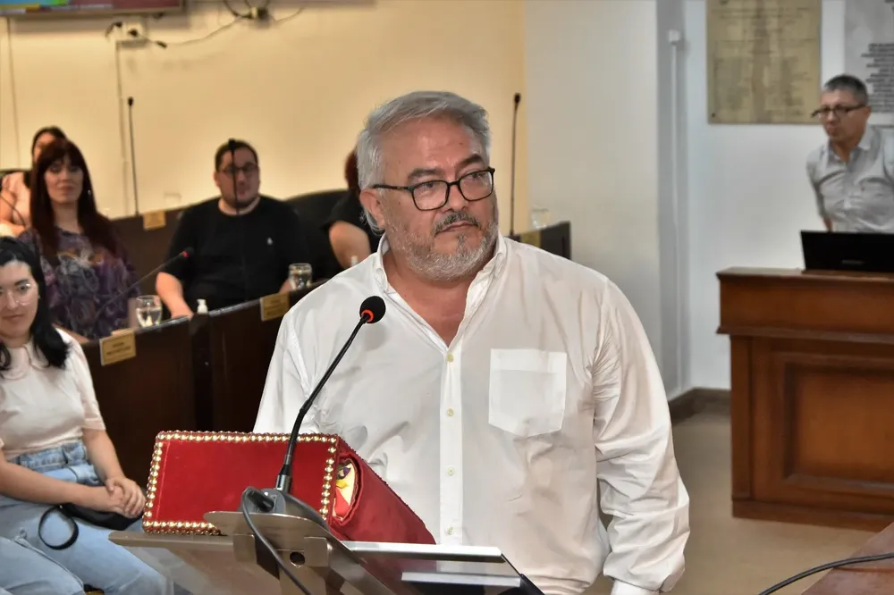 Samuel-Vargas-jura-como-legislador-provincial