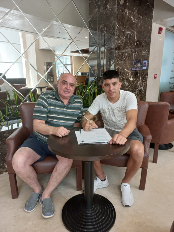 Chaco-For-Ever-Gonzalo-Jaque-firma-de-contrato-22-11-30-11