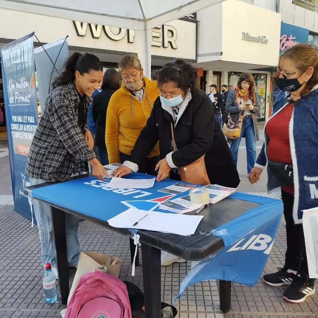 Libres-del-Sur-Por-el-congelamiento-de-precios-22-08-30-02