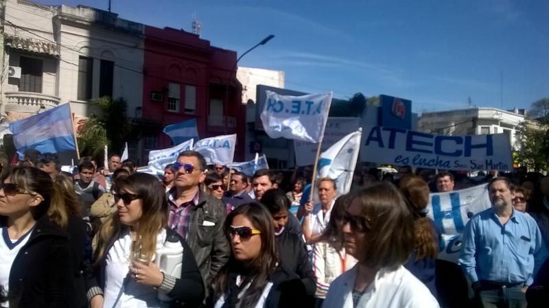 Estatales-defensa-del-InSSSeP-16-09-14-03