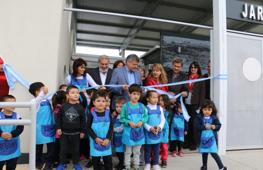 Inauguracion-del-jardin-de-infantes-232-19-04-04-01