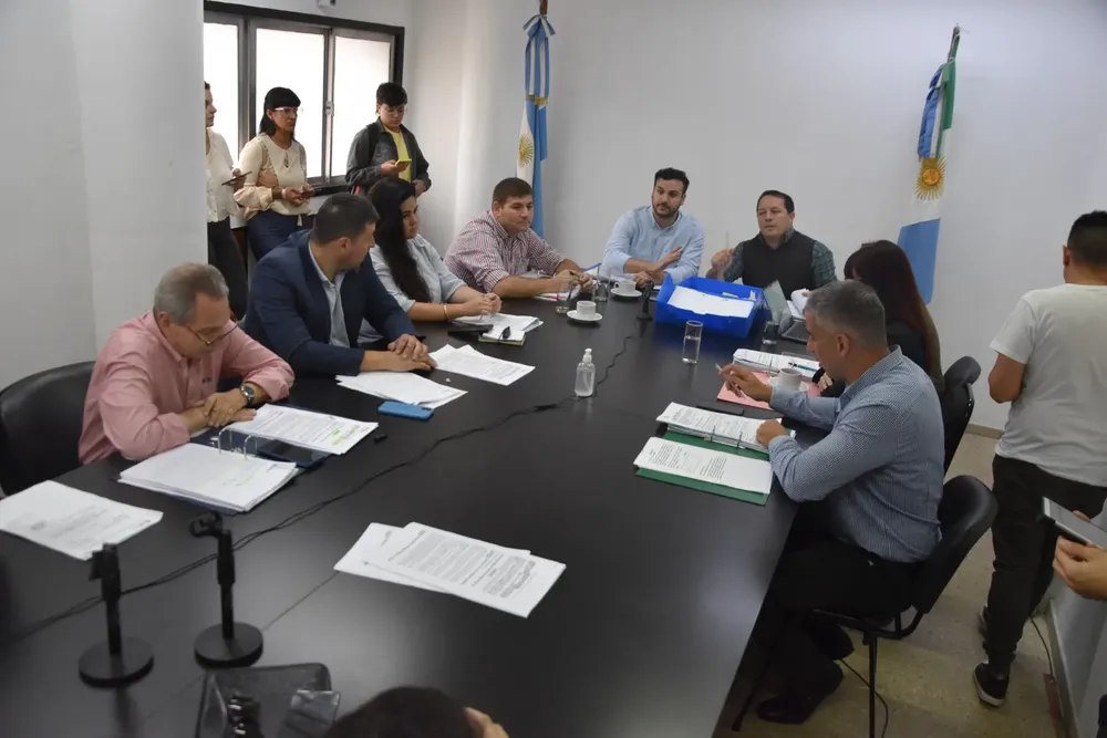 Comision-de-Hacienda-y-Presupuesto-24-04-08-02