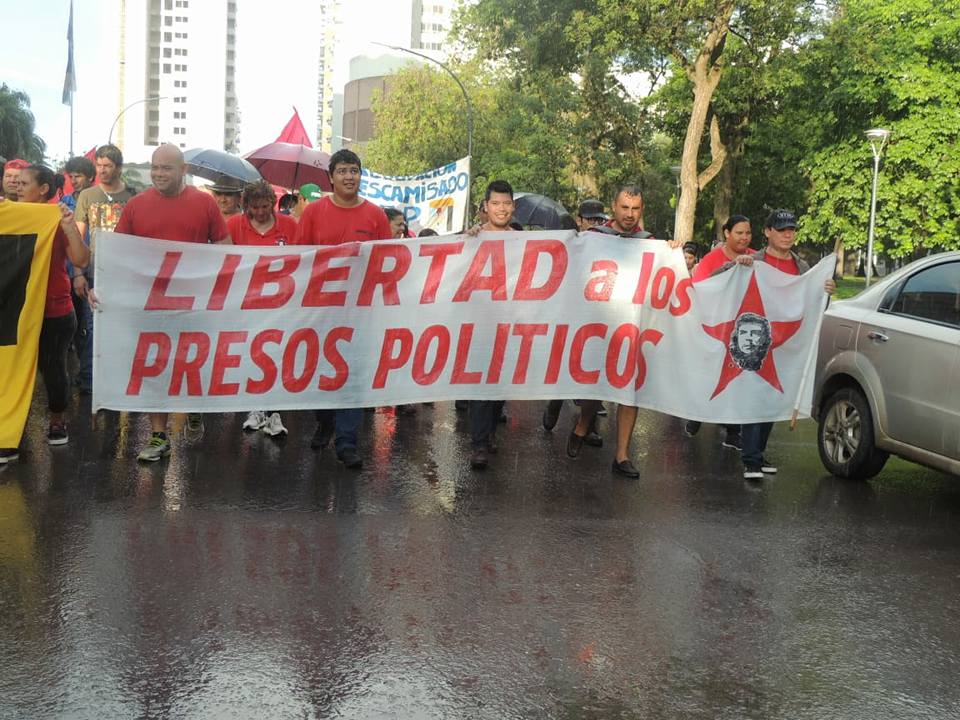 Repudio-a-visita-de-Macri-19-01-16-05