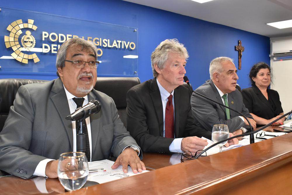 Hugo-Sager-presidente-de-la-Legislatura-19-11-26-01