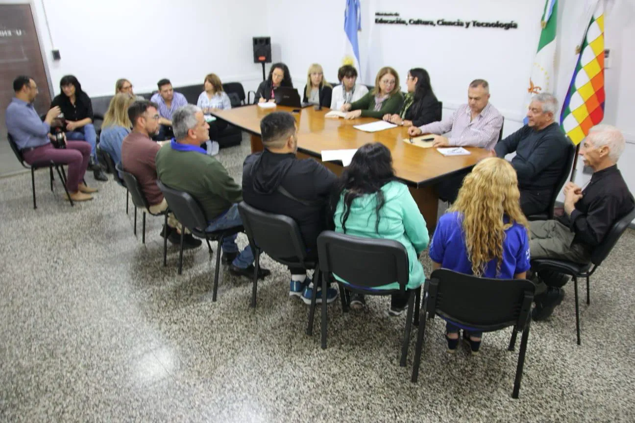 Junta-electoral-docente-25-04-28-01