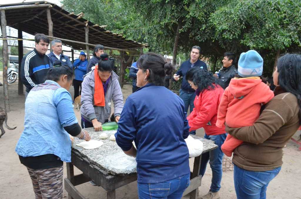 Jorge-Capitanich-Pescadores-Puerto-Vilelas-19-07-01-02