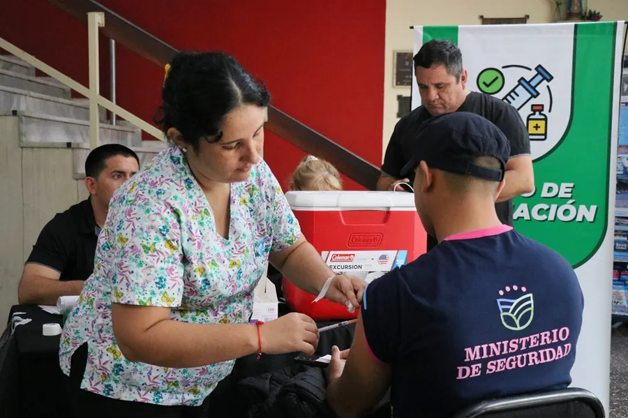 Vacunatorio-municipal-en-la-utn-25-05-20-02