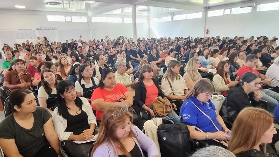 acto-de-ofrecimiento-y-adjudicación-de-cargos-del-Concurso-de-Ingreso-a-la-Docencia-N-52-25-11-06-01