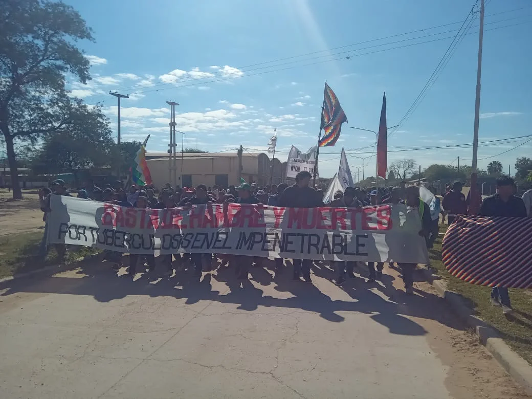 Comunidades-wichi-Acampe-en-El-Impenetrable-26-06-08-01