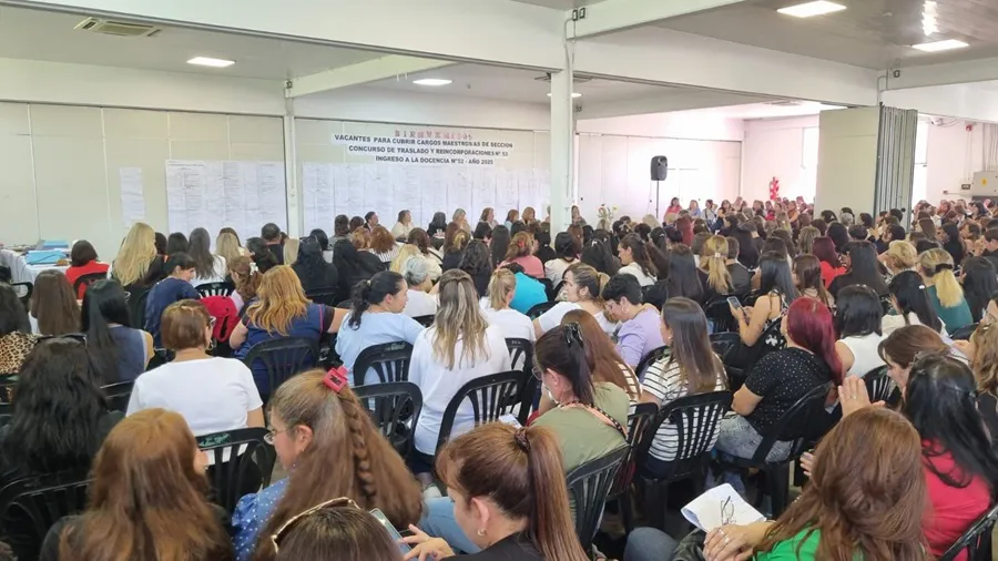 acto-de-ofrecimiento-y-adjudicación-de-cargos-del-Concurso-de-Ingreso-a-la-Docencia-N-52-25-11-06-03