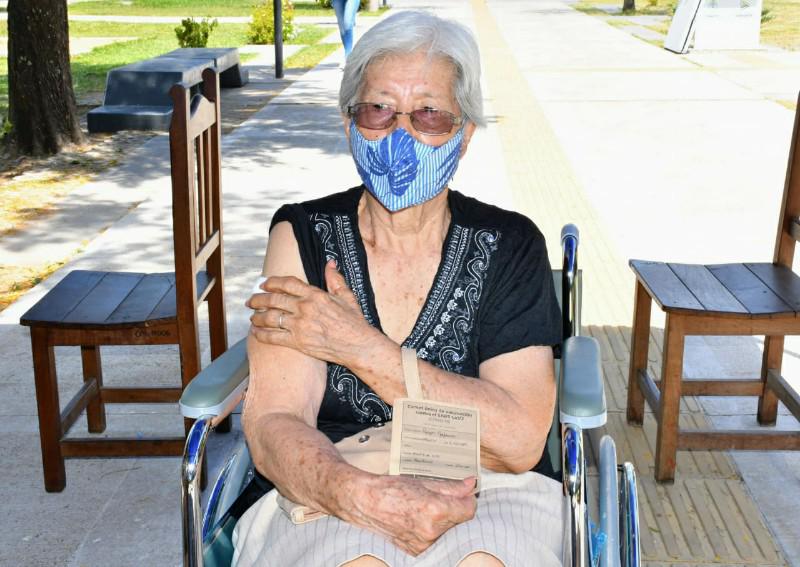 Vacunacion-a-adultos-mayores-21-03-04-01