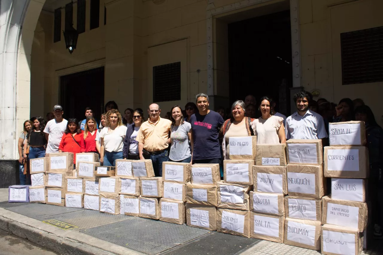 Libres-del-Sur-Presentacion-de-1millon850mil-firmas-23-02-28-01