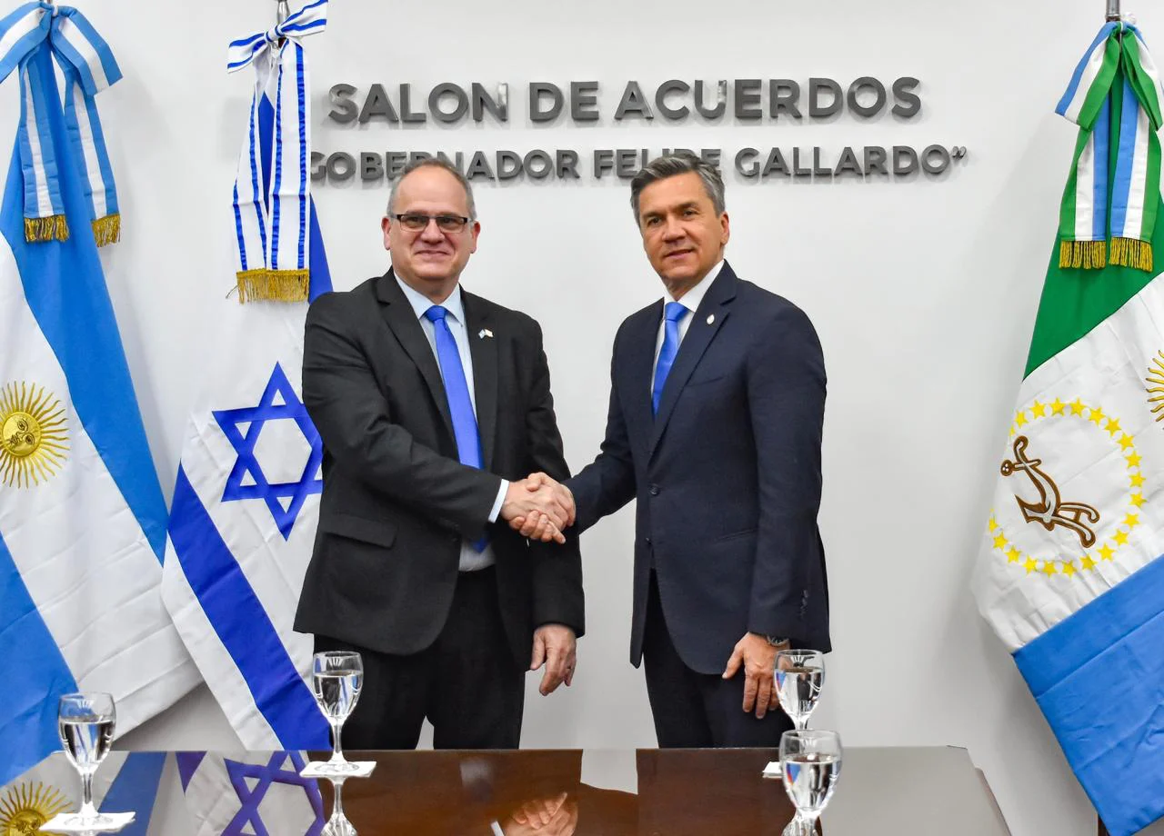 Leandro-Zdero-embajador-Israel-Eyal-Sela-26-07-08-01