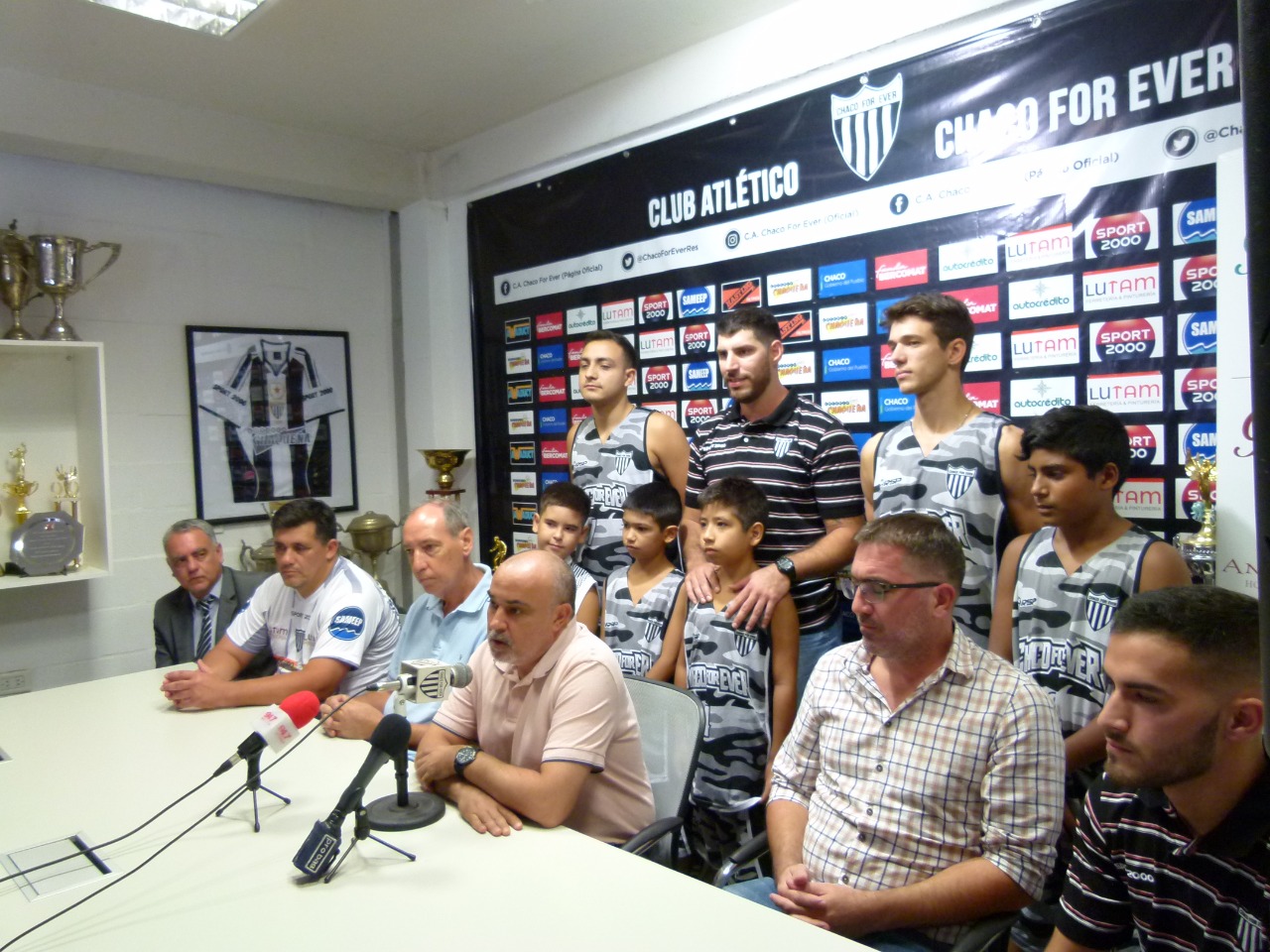 For-Ever-Presentacion-del-equipo-de-basquet-20-02-27-02