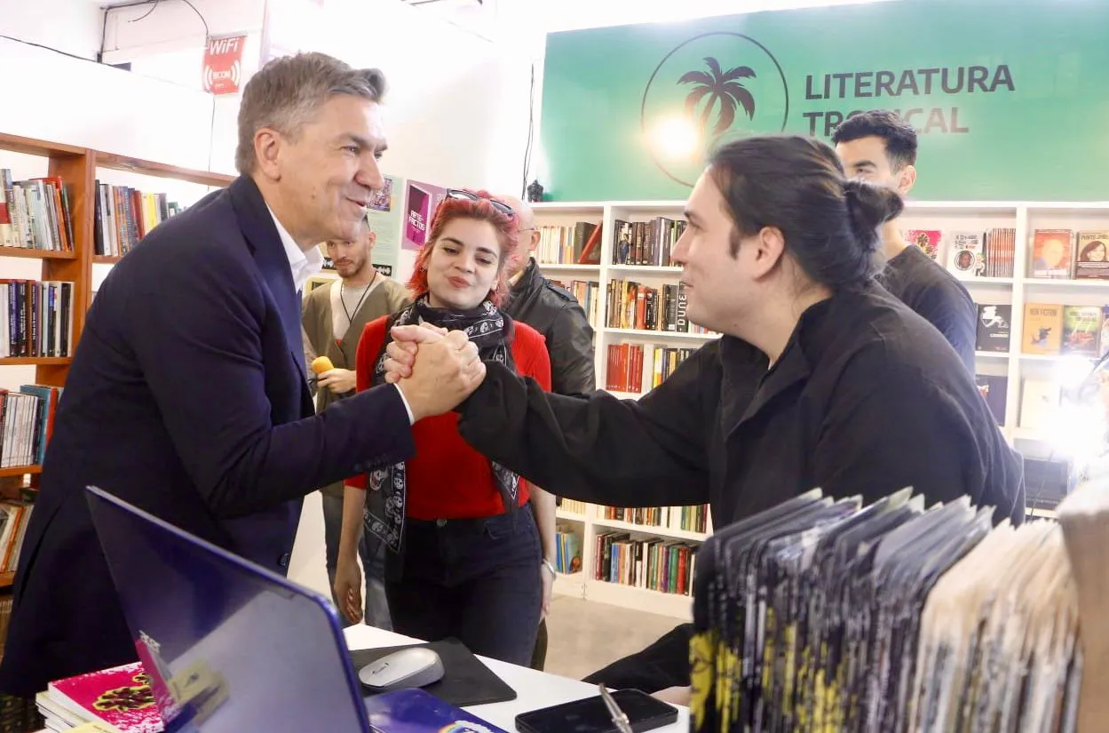 Feria-Iberoamericana-del-Libro-Inauguracion-24-10-03-06 - copia