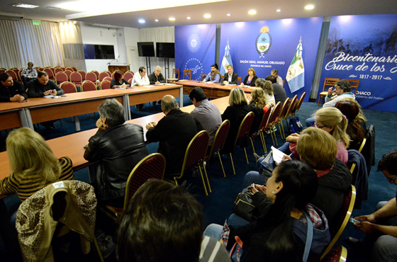 Educacion-sindicatos-docentes-17-05-15-02