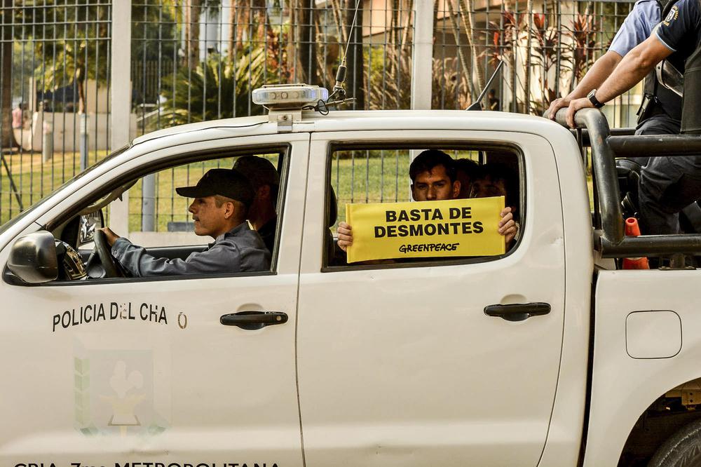 Greenpeace- detencion-de-activistas-20-03-13-11