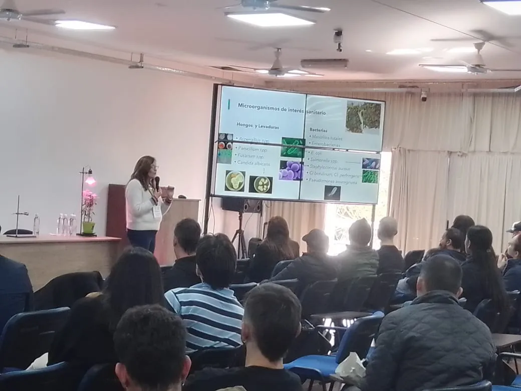 Cannabis-UNNE-24-08-13-04