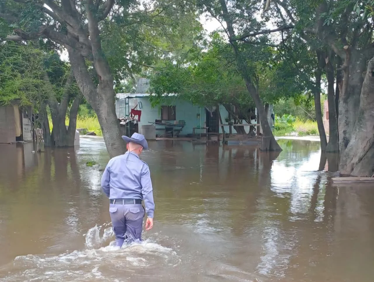 Division-Fluvial-Asistencia-a-evacuados-26-10-22-02