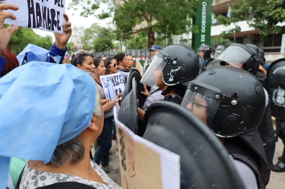 Mumala-Represion-mujeres-comedores-24-10-31-01