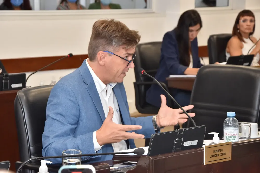 Leandro-Zdero-23-06-23-01