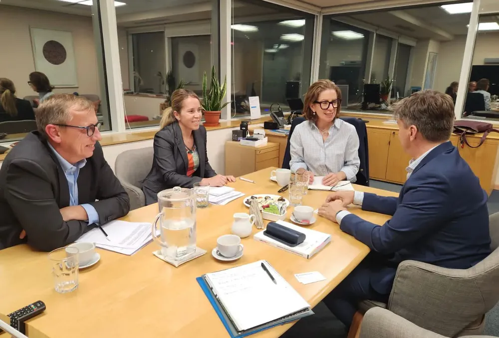 Leandro-Zdero-Banco-Mundial-23-10-10-01