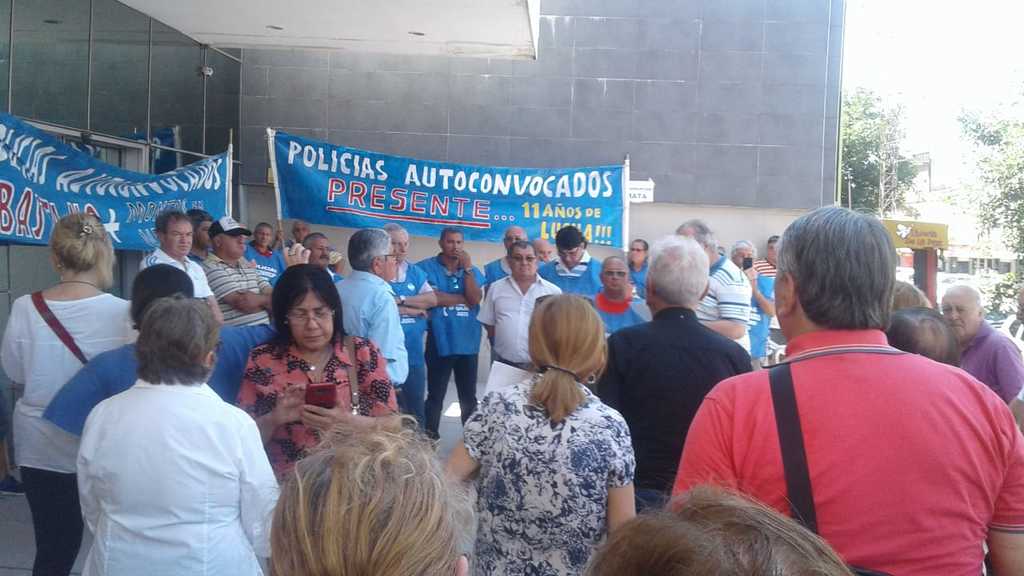 Policias-Autoconvocados-Isidoro-Georgeff-18-10-30-01
