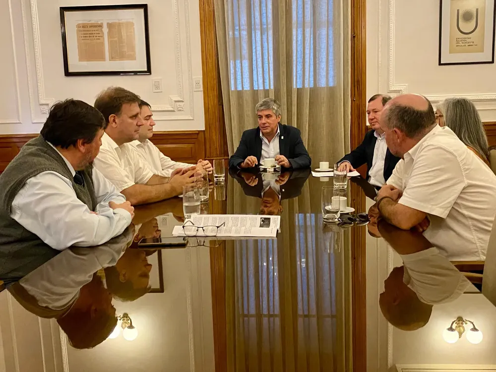 UNNE-reafirma-su-compromiso-con-la-reparacion-simbolica-de-los-legajos-de-las-victimas-de-la-dictadura-24-09-23-01