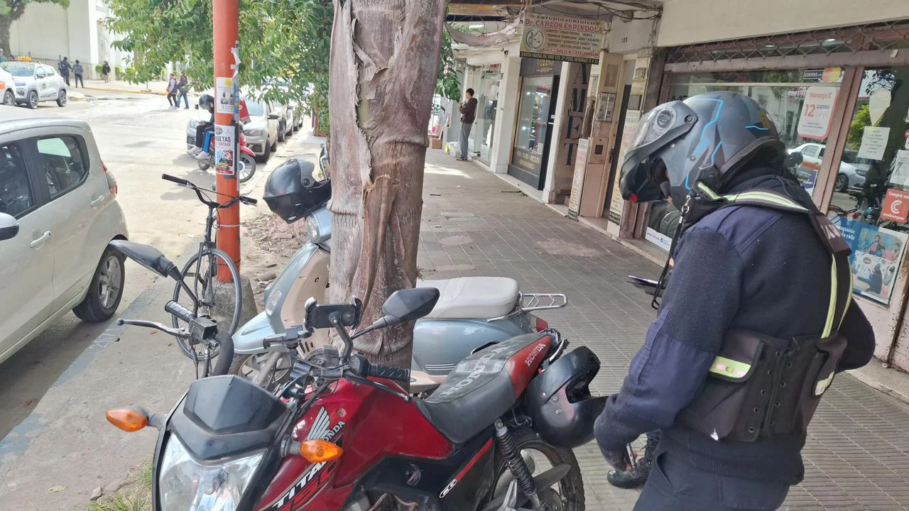 Remueven-motos-de-veredas-26-05-21-05