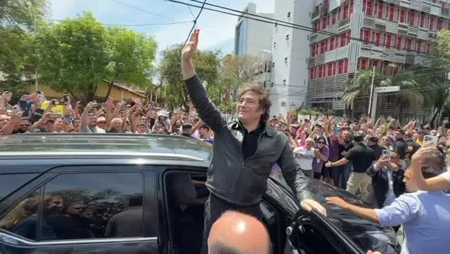 Javier-Milei-en-Chaco-25-10-11-13