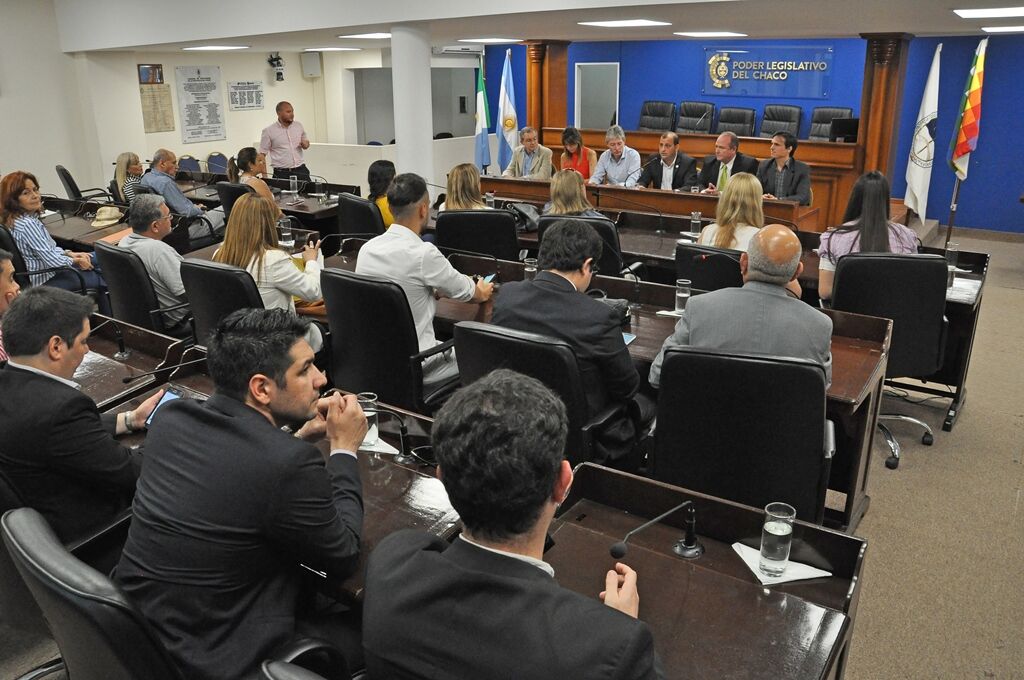 Abogados-proponen-regular-honorarios-18-11-30-04