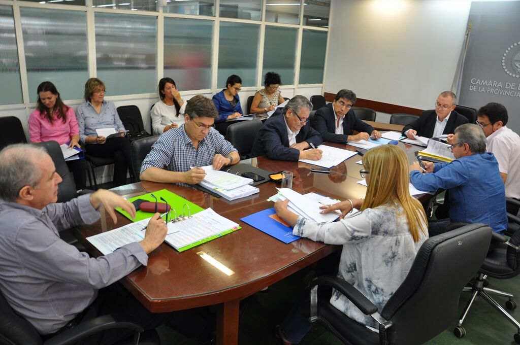 Comision-de-Hacienda-y-Presupuesto-18-10-08-02