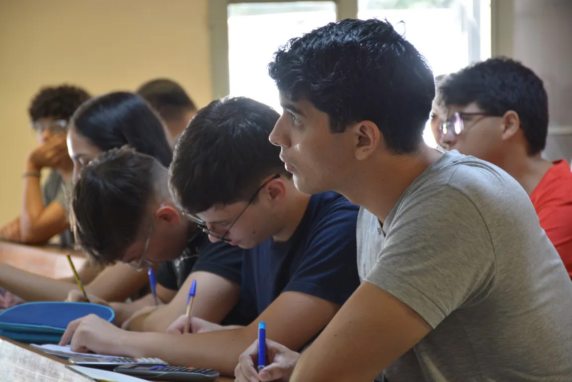 UNNE-Estudiantes-25-05-27-01