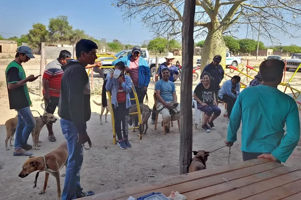 Amigos-veterinarios-del-Impenetrable-23-09-28-17