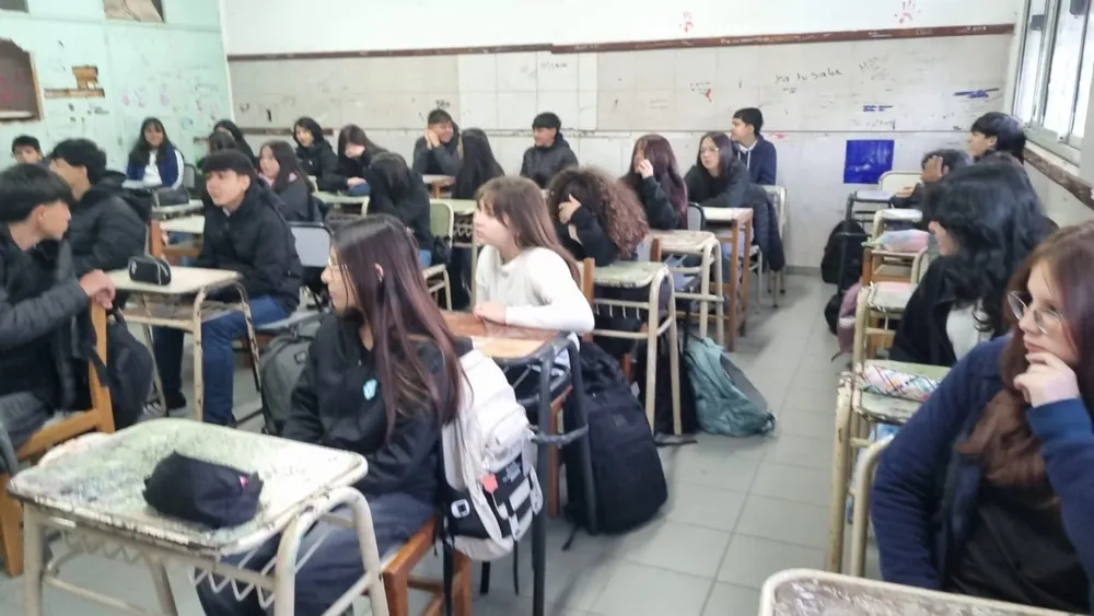 Aula-con-alumnos-26-08-04-01